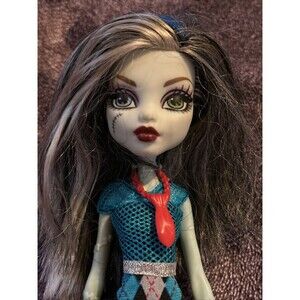Monster High Frankie Stein Geek Shriek Doll w Argyle Dress Red Neck Tie